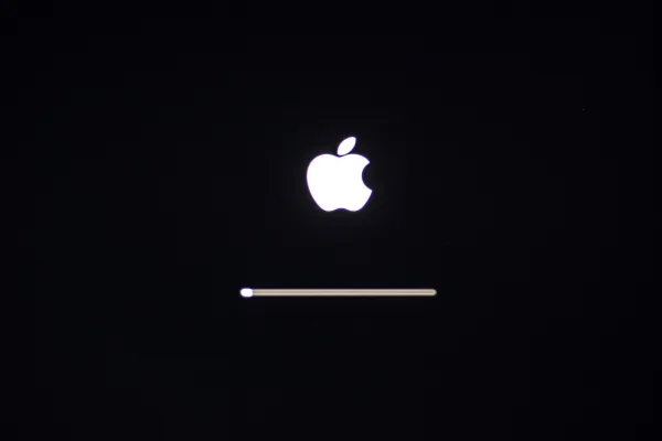 Das macOS-Apple-Logo startet im Wiederherstellungsmodus